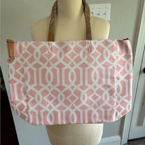 Retro Resort Handbag to Tote light pink trellis pattern New with tag